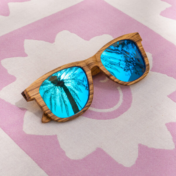 Mayoh's classic UV floating sunglasses with blue lenses made with bamboo